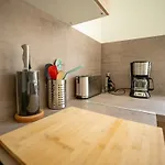 Rez De Cosy Avec Espace Exterieur *