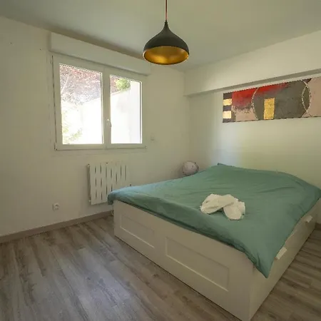 Bright Floor With Terrace And Garden Bezannes