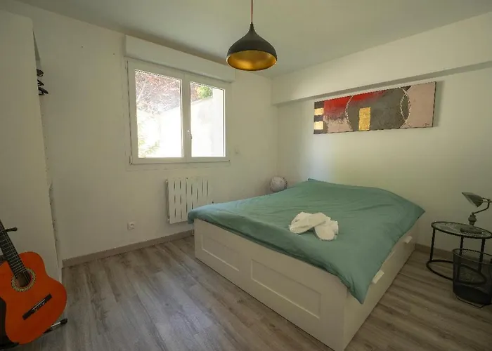 Bright Floor With Terrace And Garden Bezannes